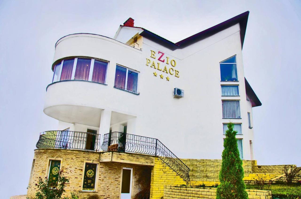 Hotel Ezio Codru Exterior foto